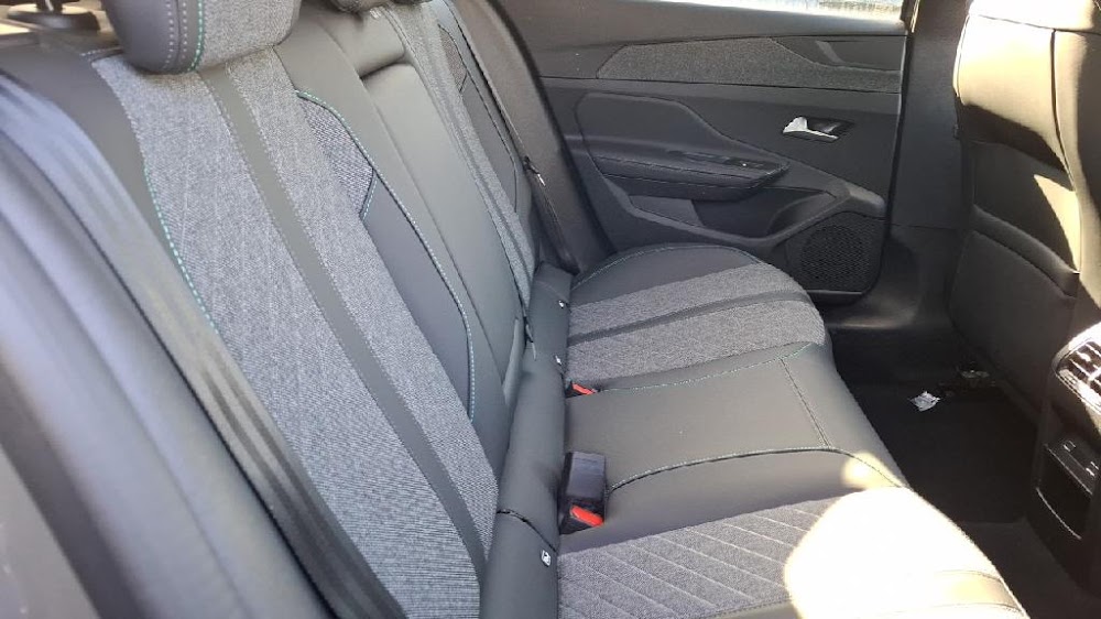 Foto Peugeot 408 11