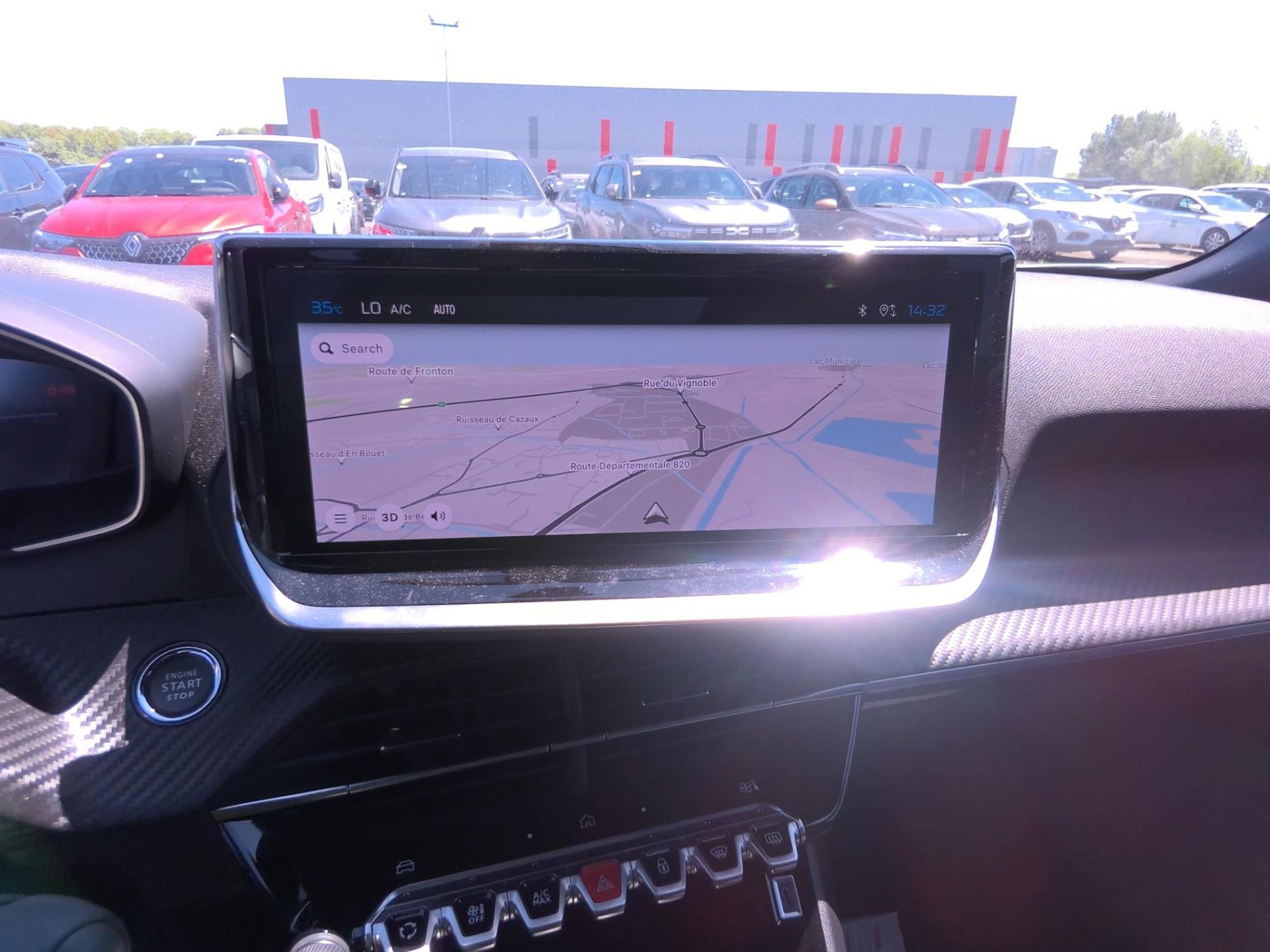 Peugeot 2008 Hybrid 136 e-DCS6 Allure 2025