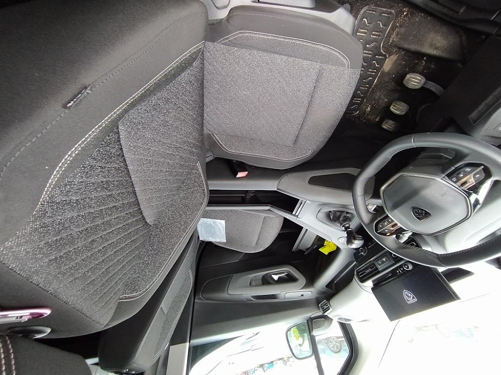 Foto Peugeot Rifter 14