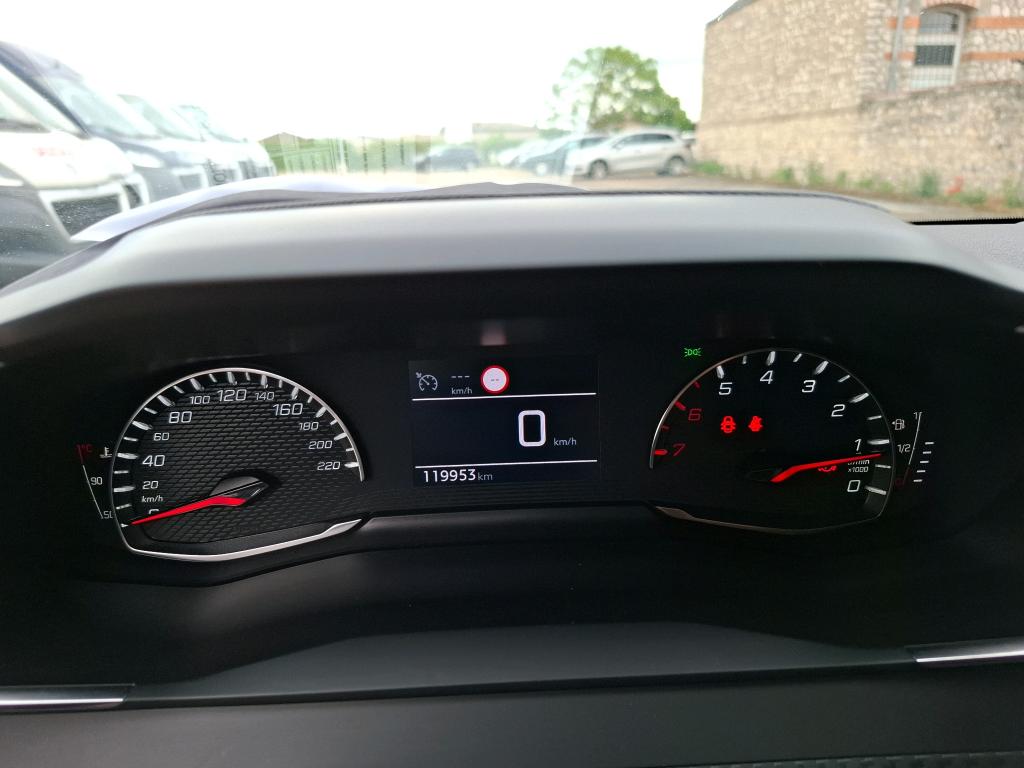 Peugeot 208 BlueHDi 100 S&S BVM6 Style 2022