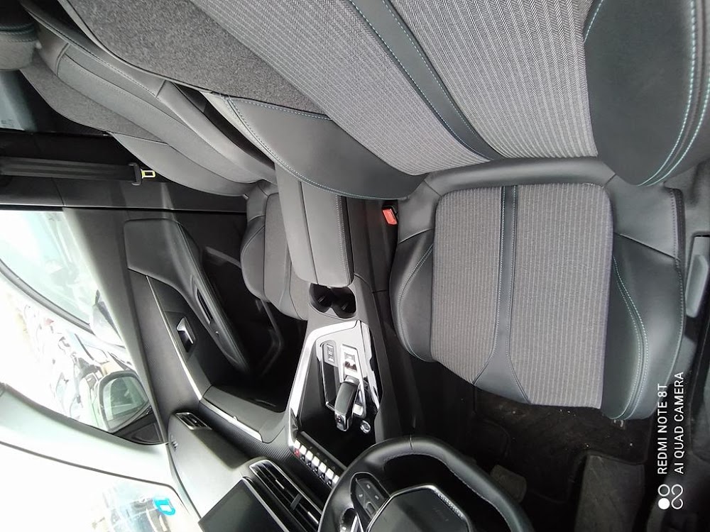 Foto Peugeot 3008 Hybrid 12