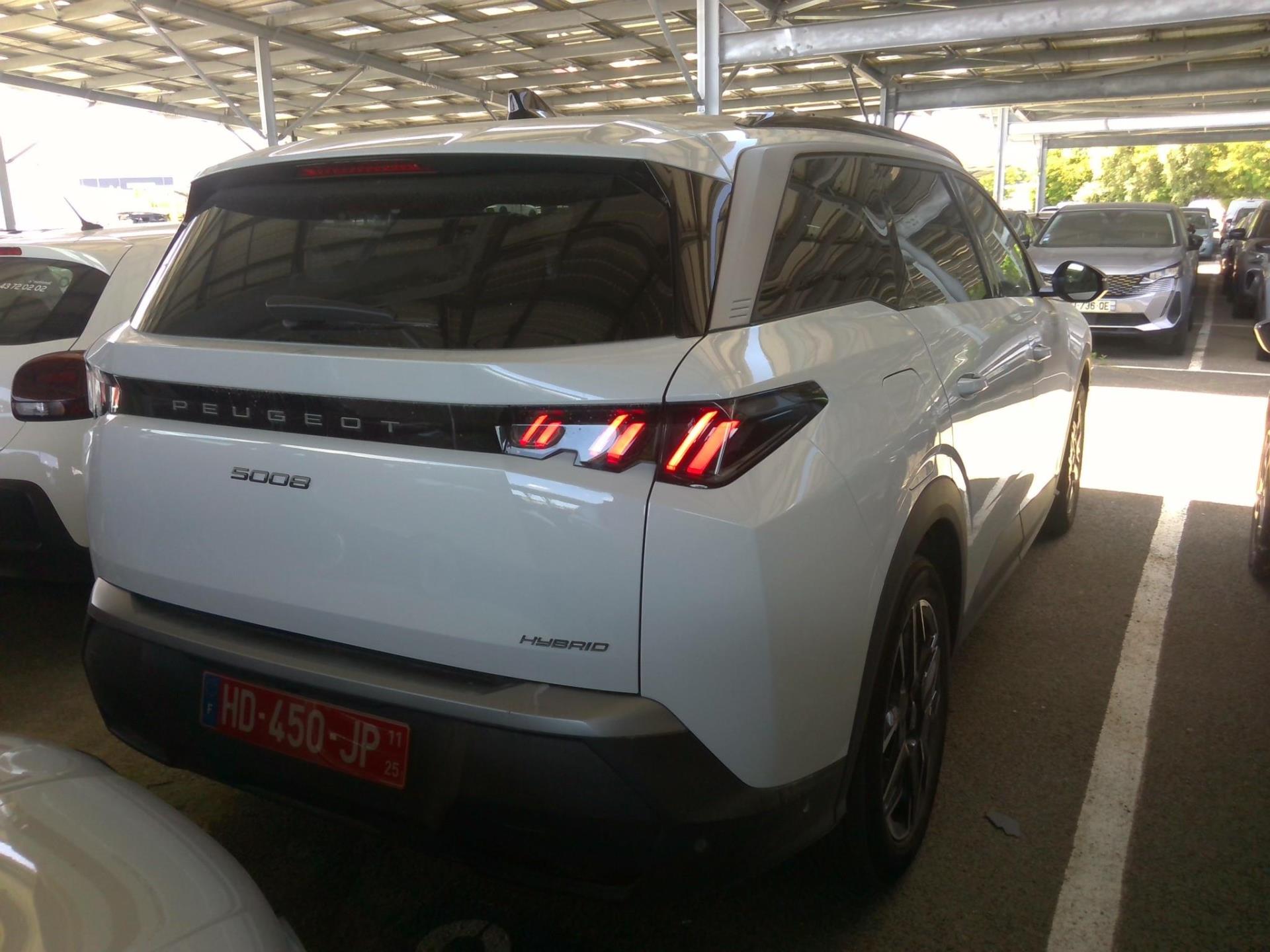 Peugeot 5008 Hybrid 145 e-DCS6 Allure 2025