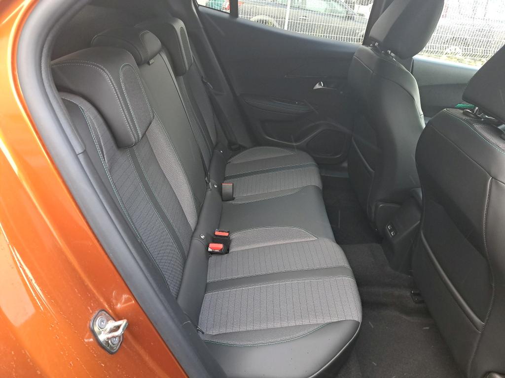Peugeot 2008 PureTech 130 S&S EAT8 Allure Pack 2021
