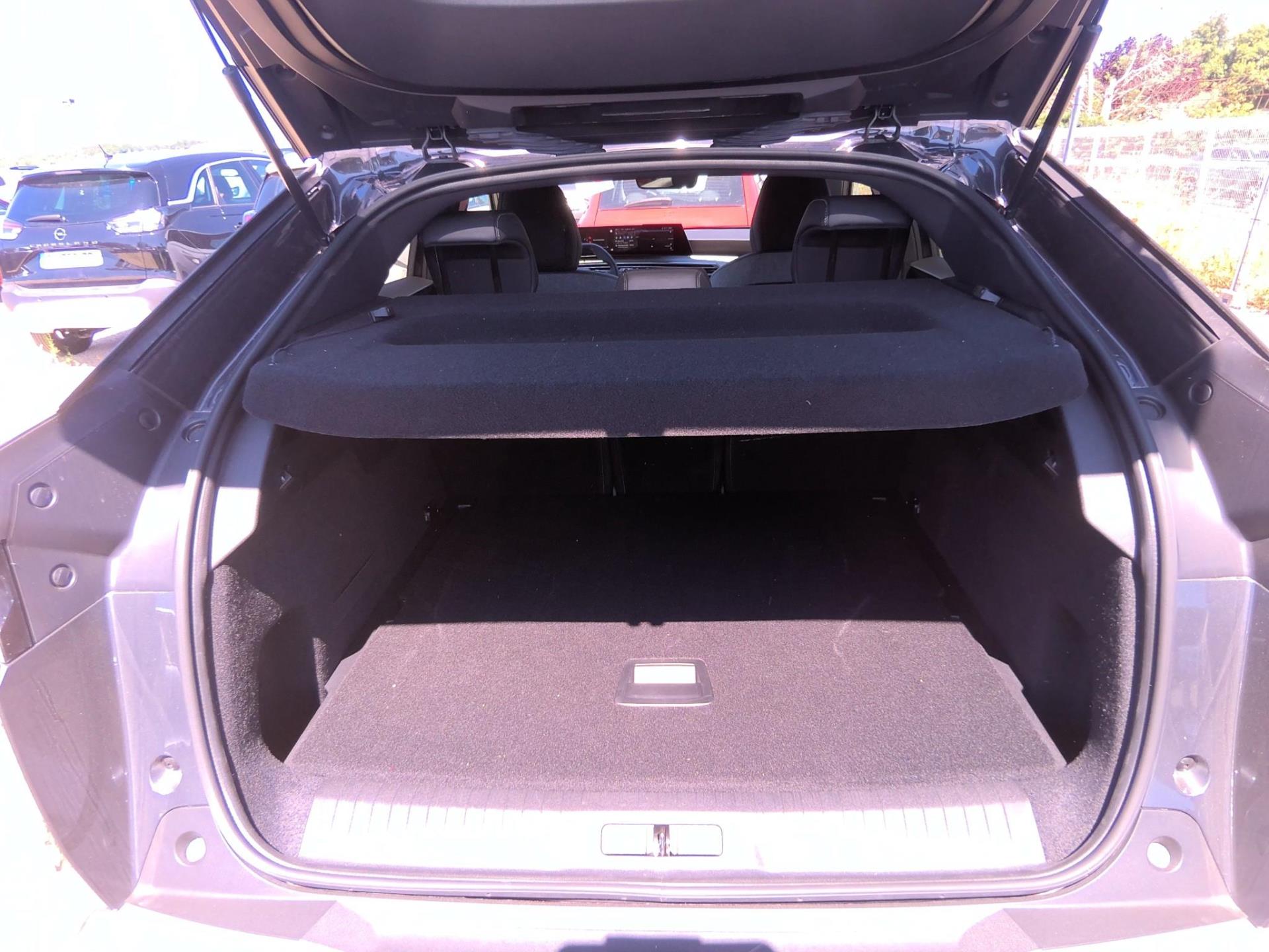 Peugeot 3008 Hybrid 145 e-DCS6 Allure 2025