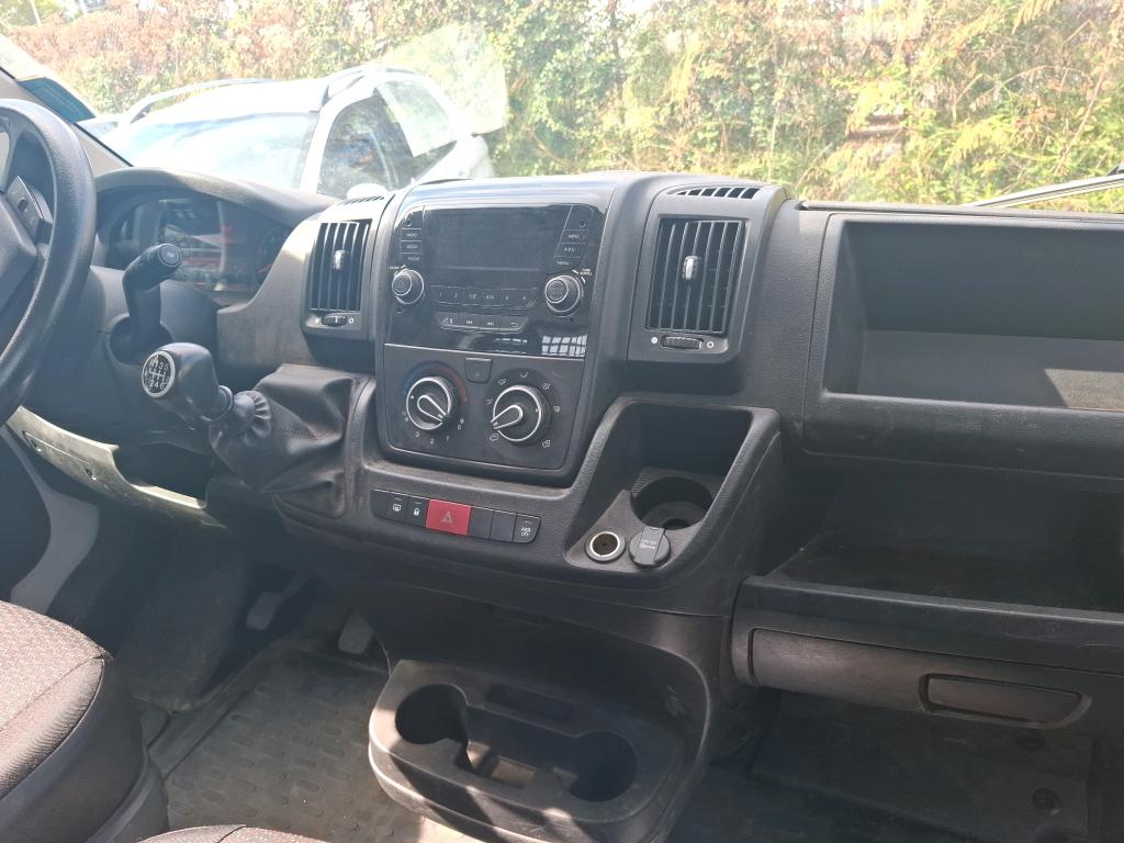 Peugeot BOXER PLC 435 L4 BLUEHDI 140 S&S PRO SR 2021