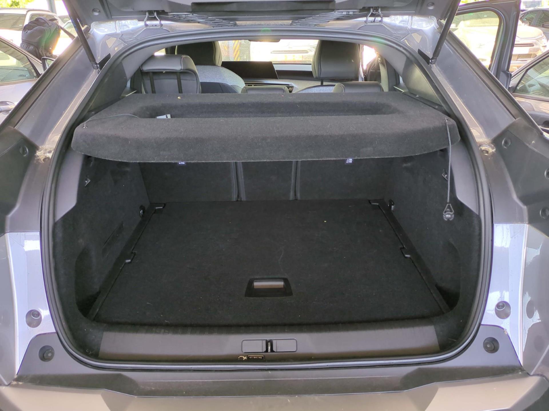 Peugeot 3008 Hybrid 136 e-DCS6 Allure 2024