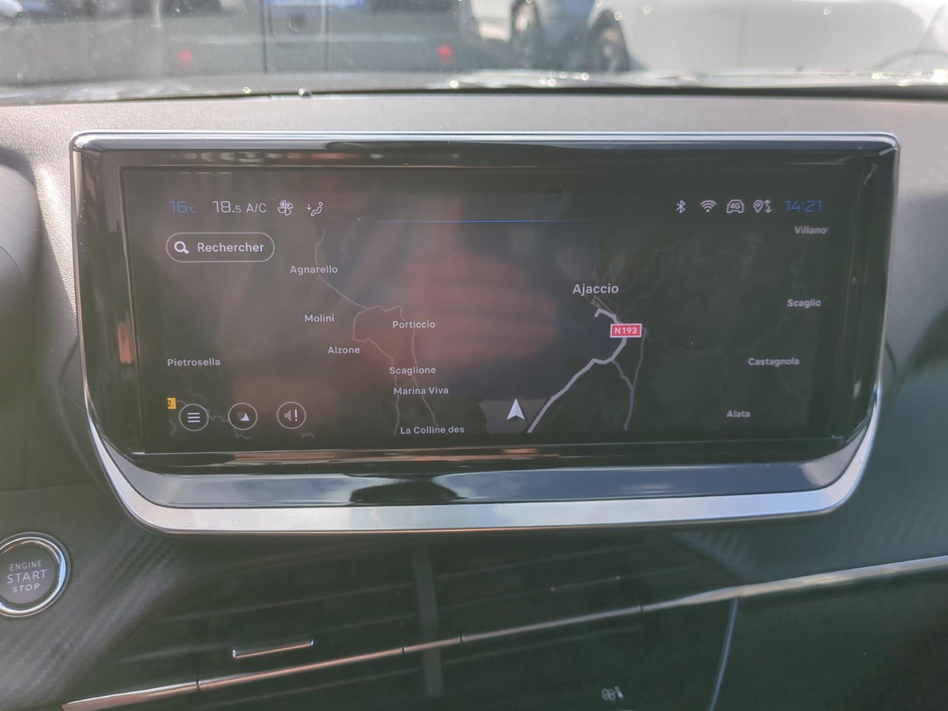 Peugeot 2008 Hybrid 136 e-DCS6 Allure 2024