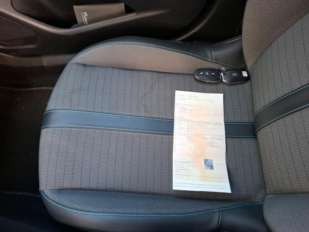 Peugeot 2008 BlueHDi 130 S&S EAT8 Allure Business 2021