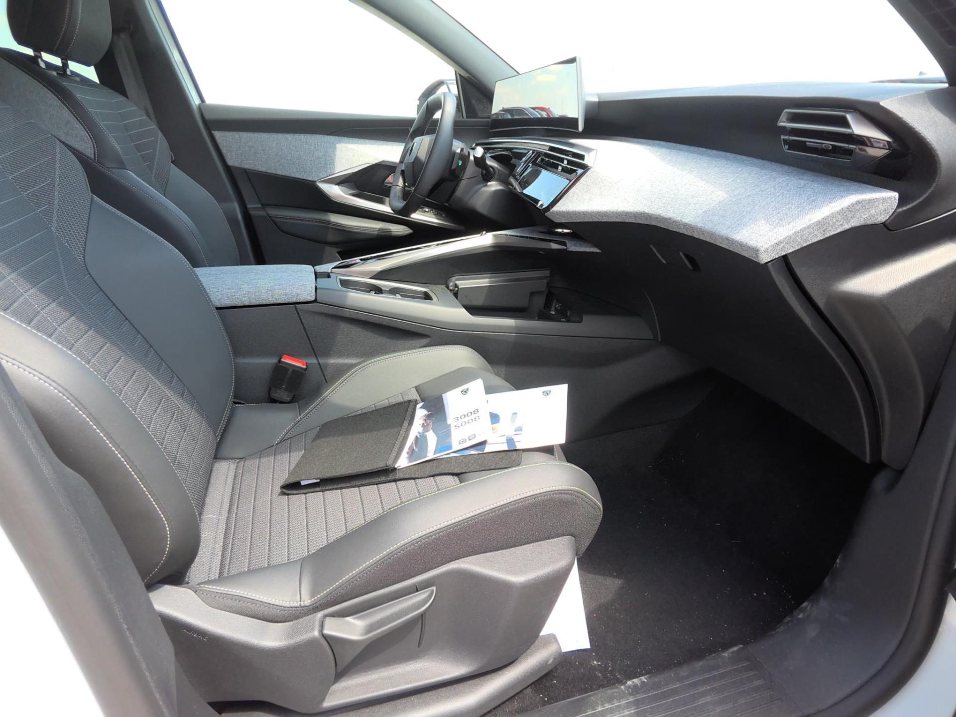 Peugeot 3008 Hybrid 136 e-DCS6 Allure 2024