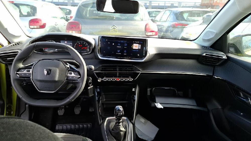 Foto Peugeot 208 14