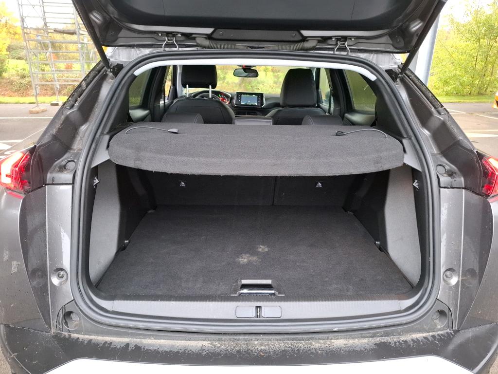 Peugeot 2008 BlueHDi 130 S&S EAT8 Allure Business 2021