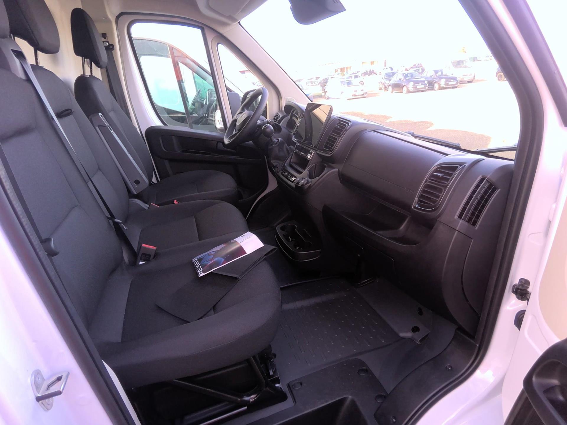 Peugeot BOXER FGN TOLE 3.5 T L2H2 140 S&S BVM6 2025