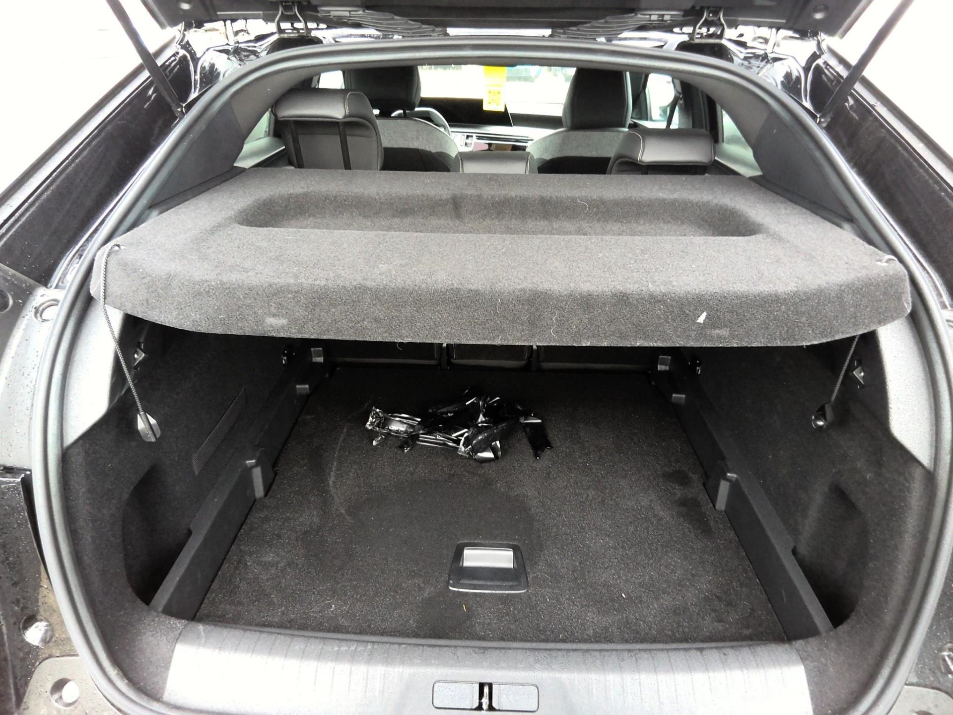 Peugeot 3008 Hybrid 145 e-DCS6 Allure Business 2025