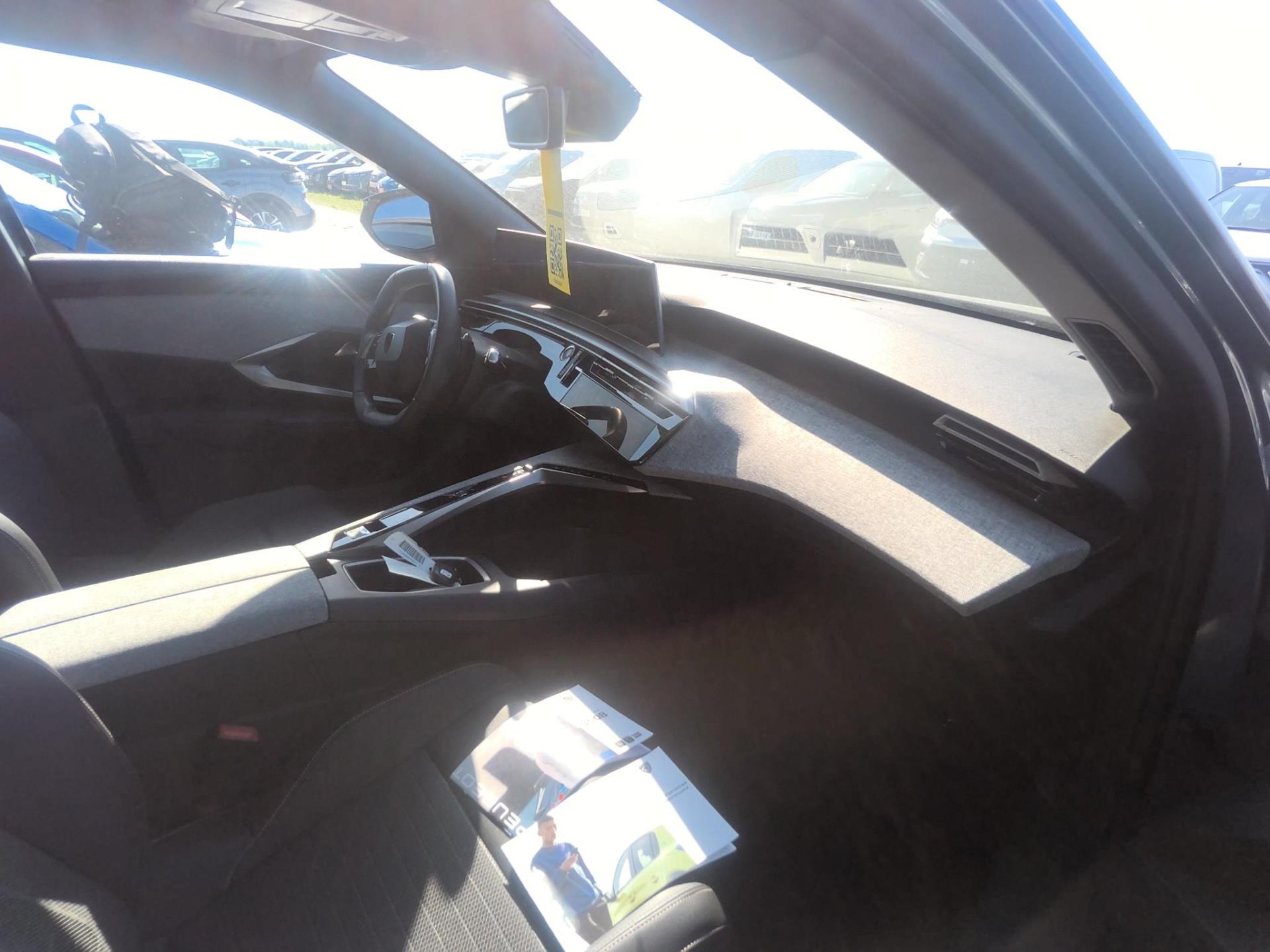 Peugeot 5008 Hybrid 136 e-DCS6 Allure 2024