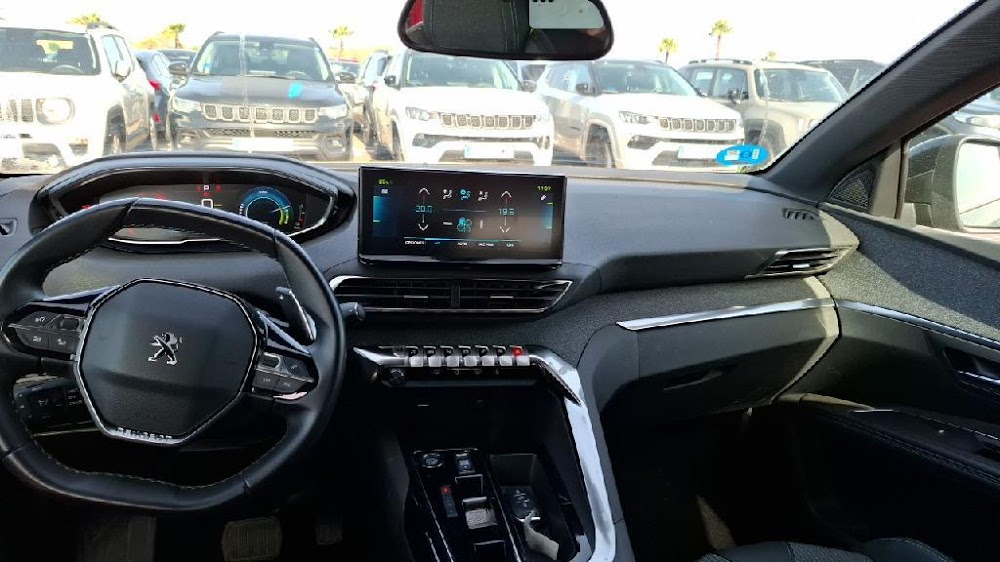 Foto Peugeot 3008 Hybrid 14