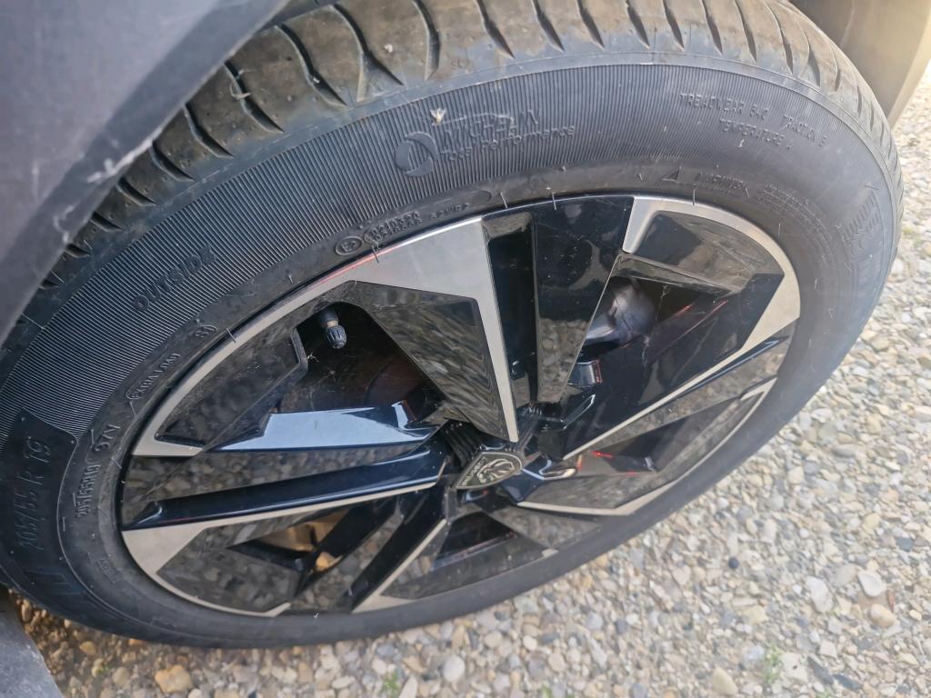 Peugeot 408 Hybrid 136 e-DCS6 Allure 2024