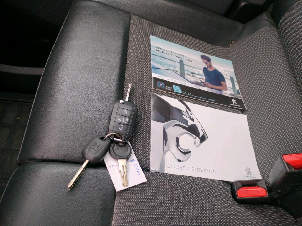 Peugeot EXPERT FGN TOLE STANDARD 2.0 BLUEHDI 120 S&S BVM6 ASPHALT 2021