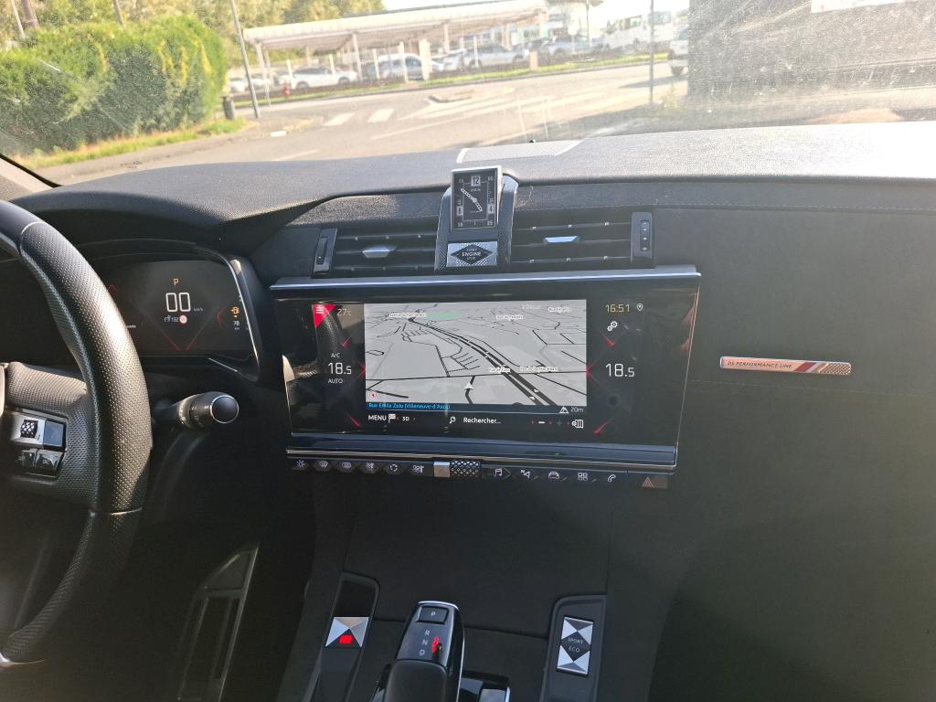 DS DS7 Crossback BlueHDi 130 EAT8 Performance Line+ 2022