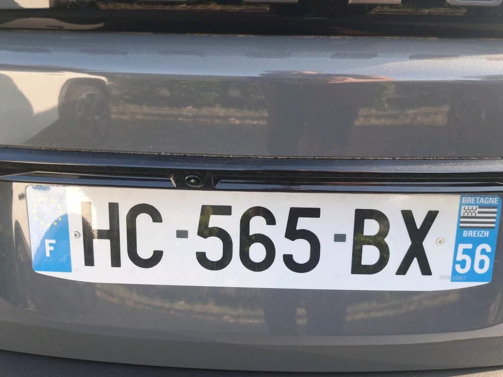 Peugeot 2008 Hybrid 136 e-DCS6 GT 2025