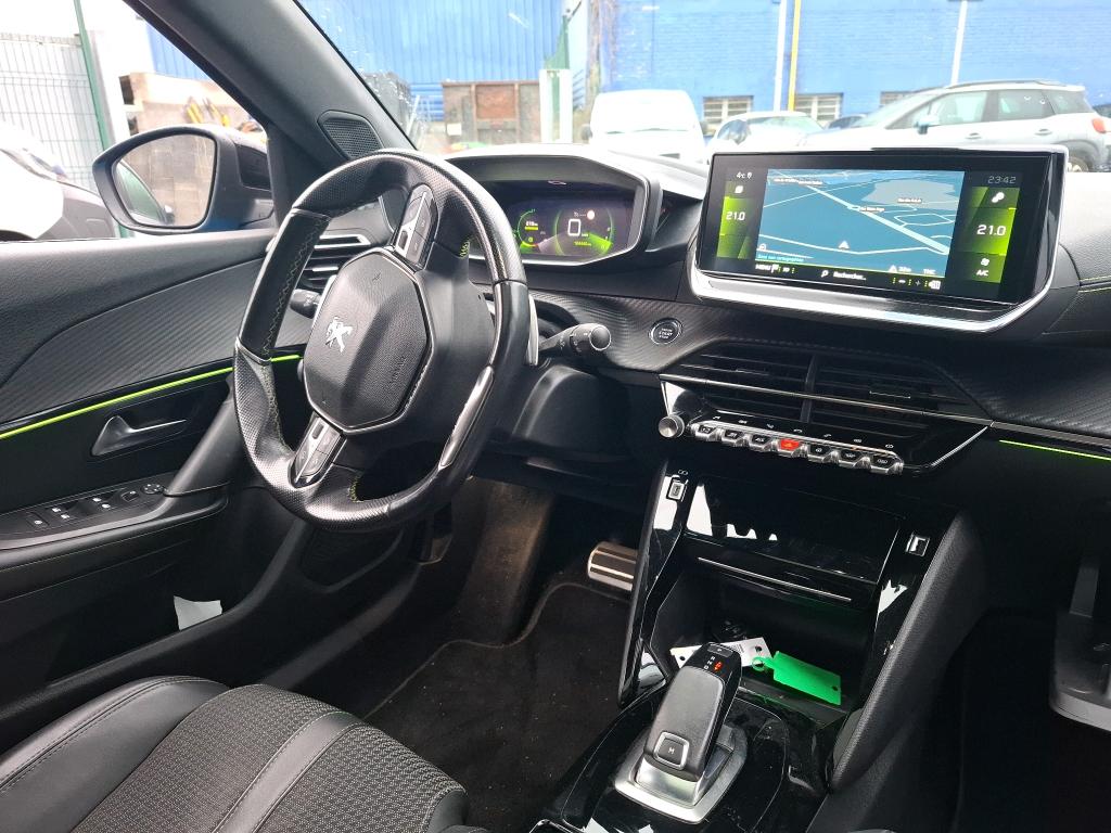 Peugeot 2008 BlueHDi 130 S&S EAT8 GT 2021