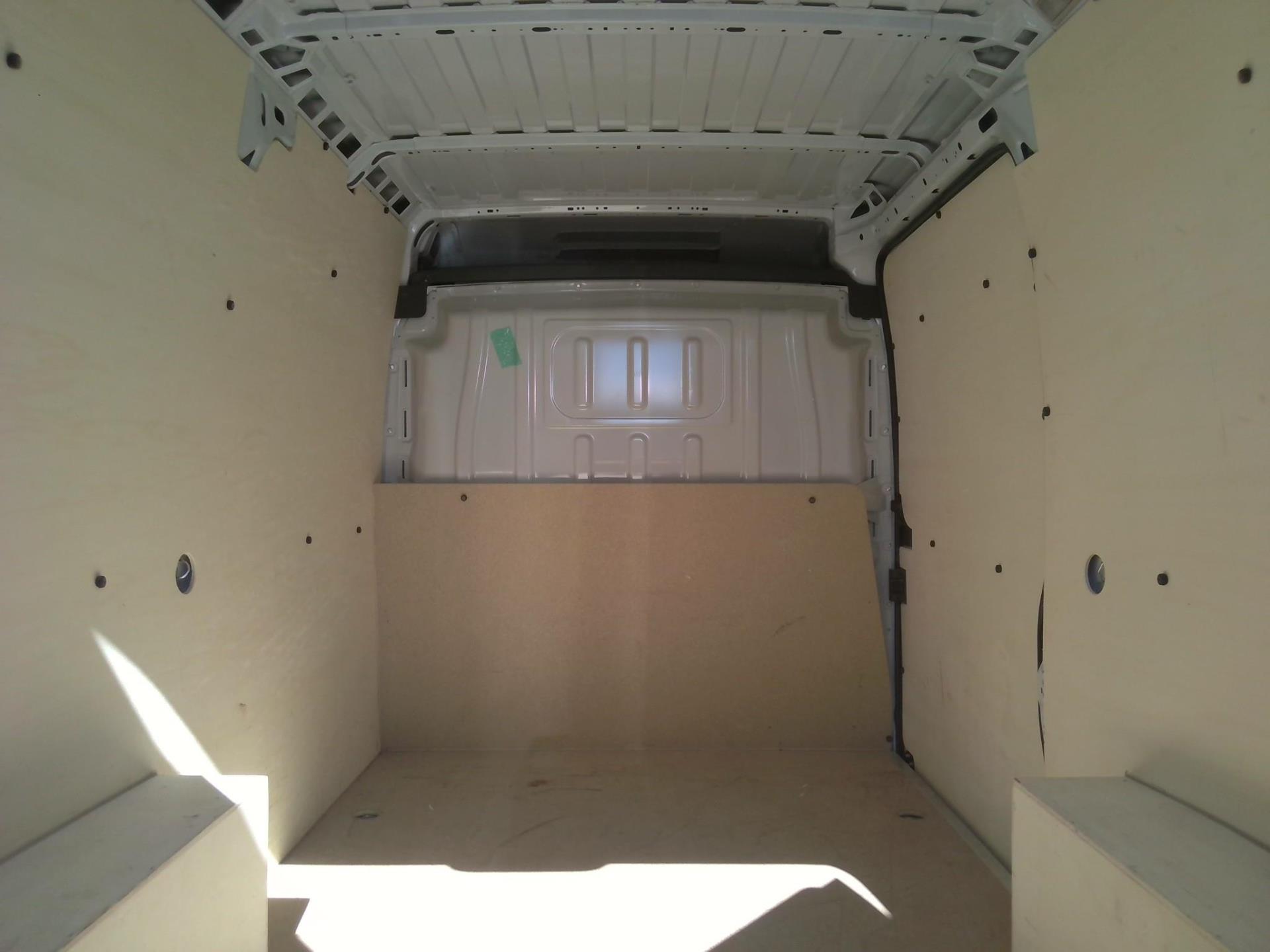 Peugeot BOXER TOLE 3.3 T L2H2 BLUEHDI 140 S&S BVM6 2024