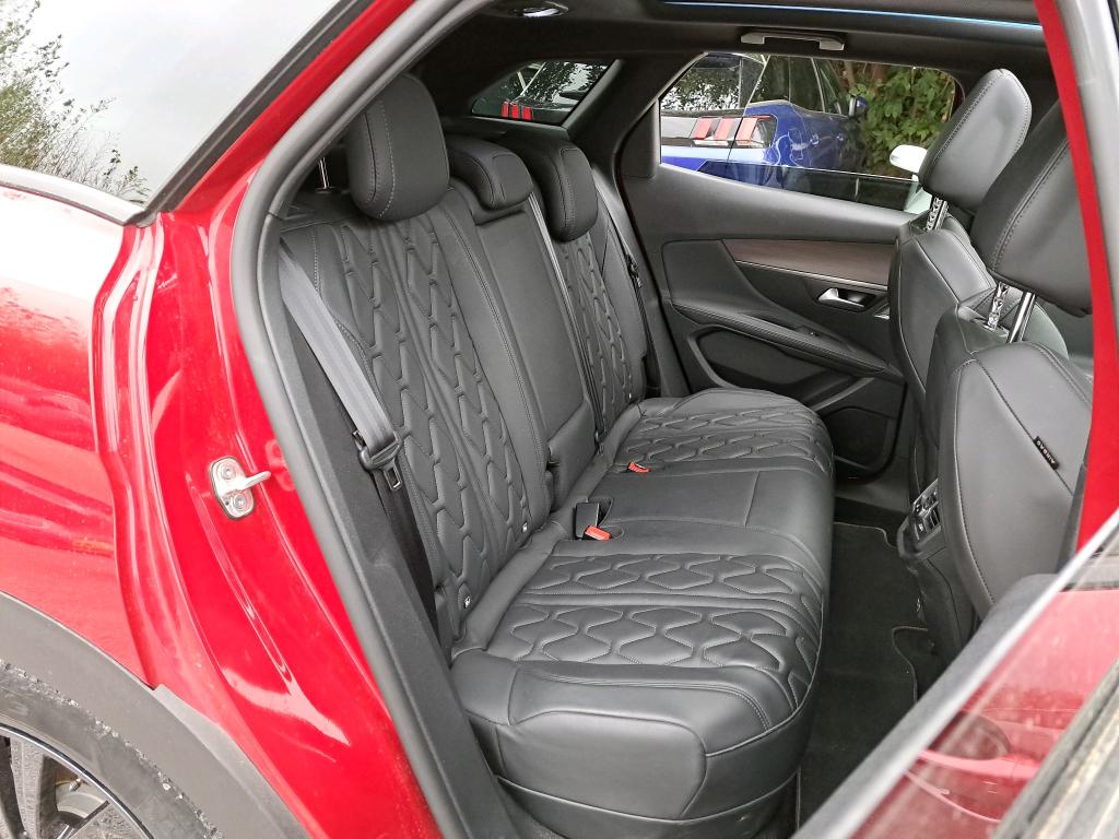 Peugeot 3008 Hybrid4 300 e-EAT8 GT Pack 2021