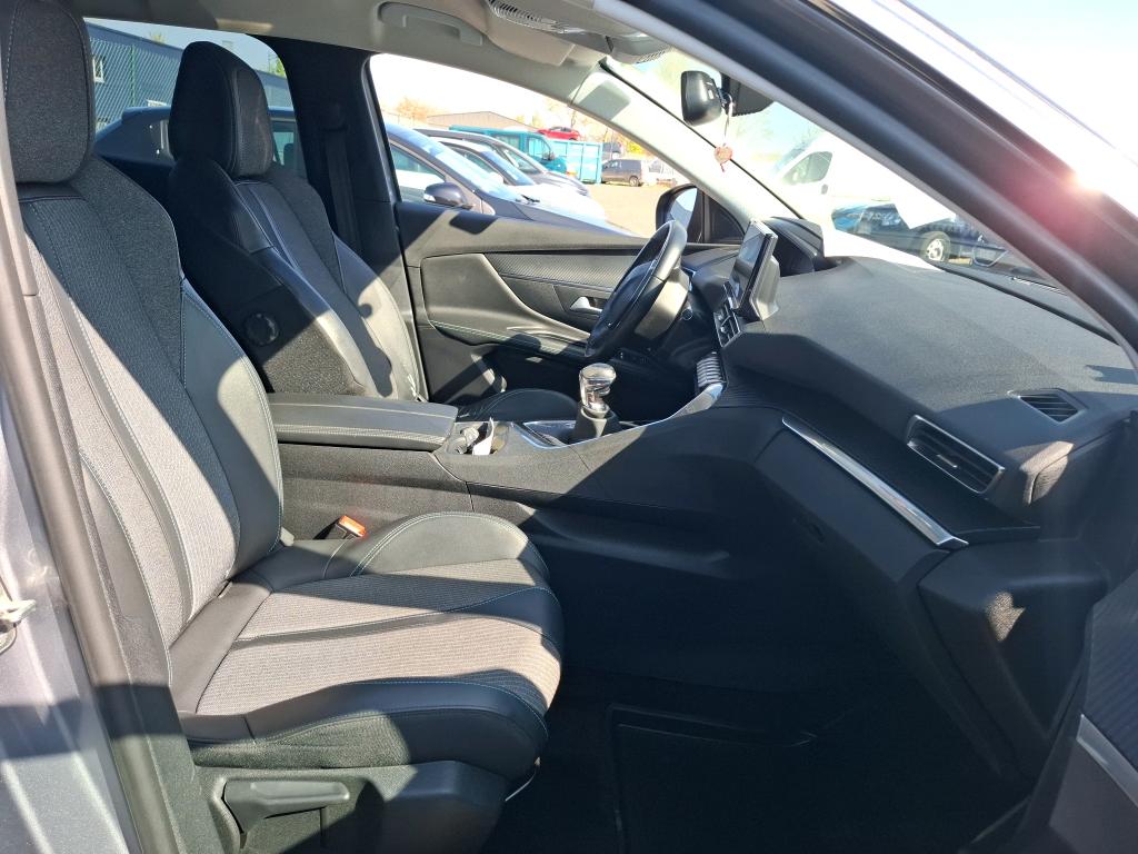 Peugeot 3008 BlueHDi 130ch S&S BVM6 Allure 2021