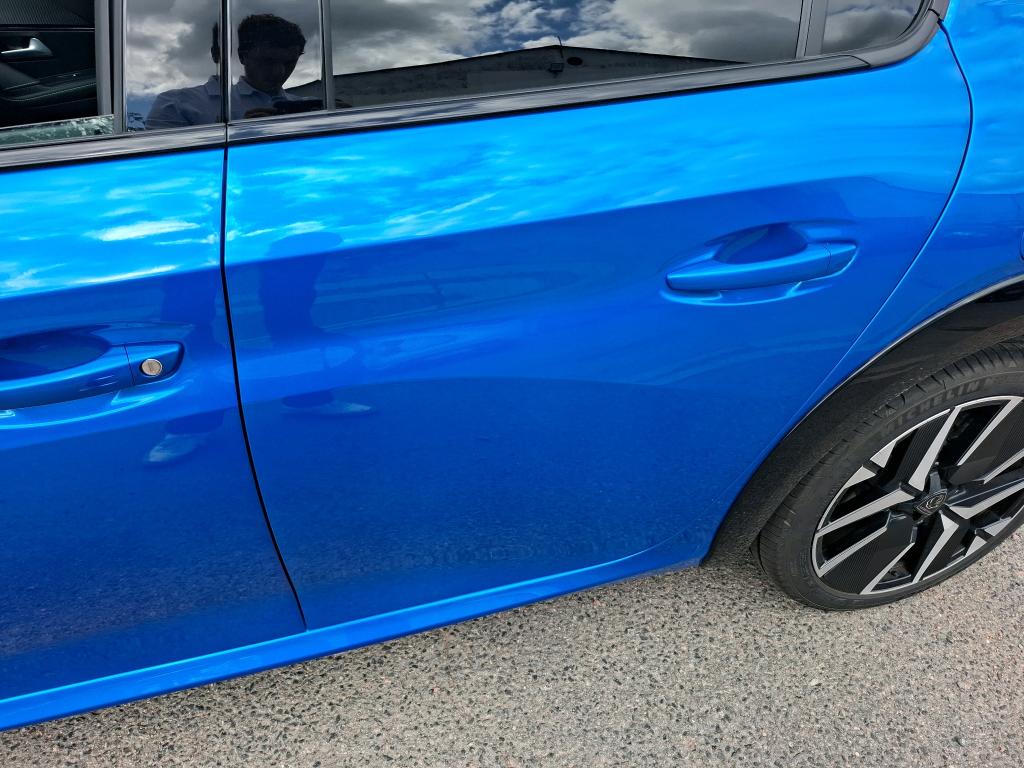 Peugeot 208 Hybrid 110 e-DCS6 GT 2025