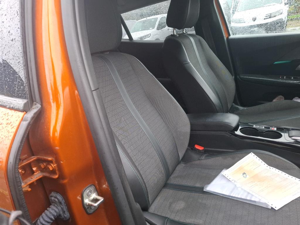 Peugeot 2008 BlueHDi 130 S&S EAT8 Allure 2022