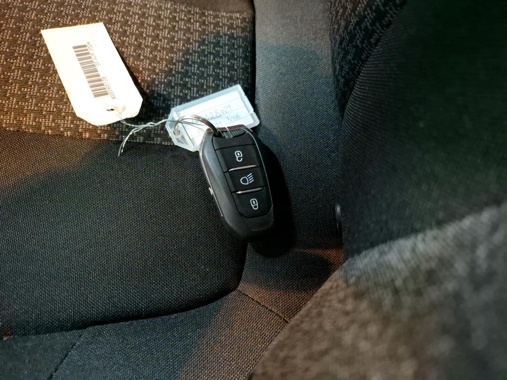 Peugeot 3008 PureTech 130ch S&S EAT8 Active Pack 2022