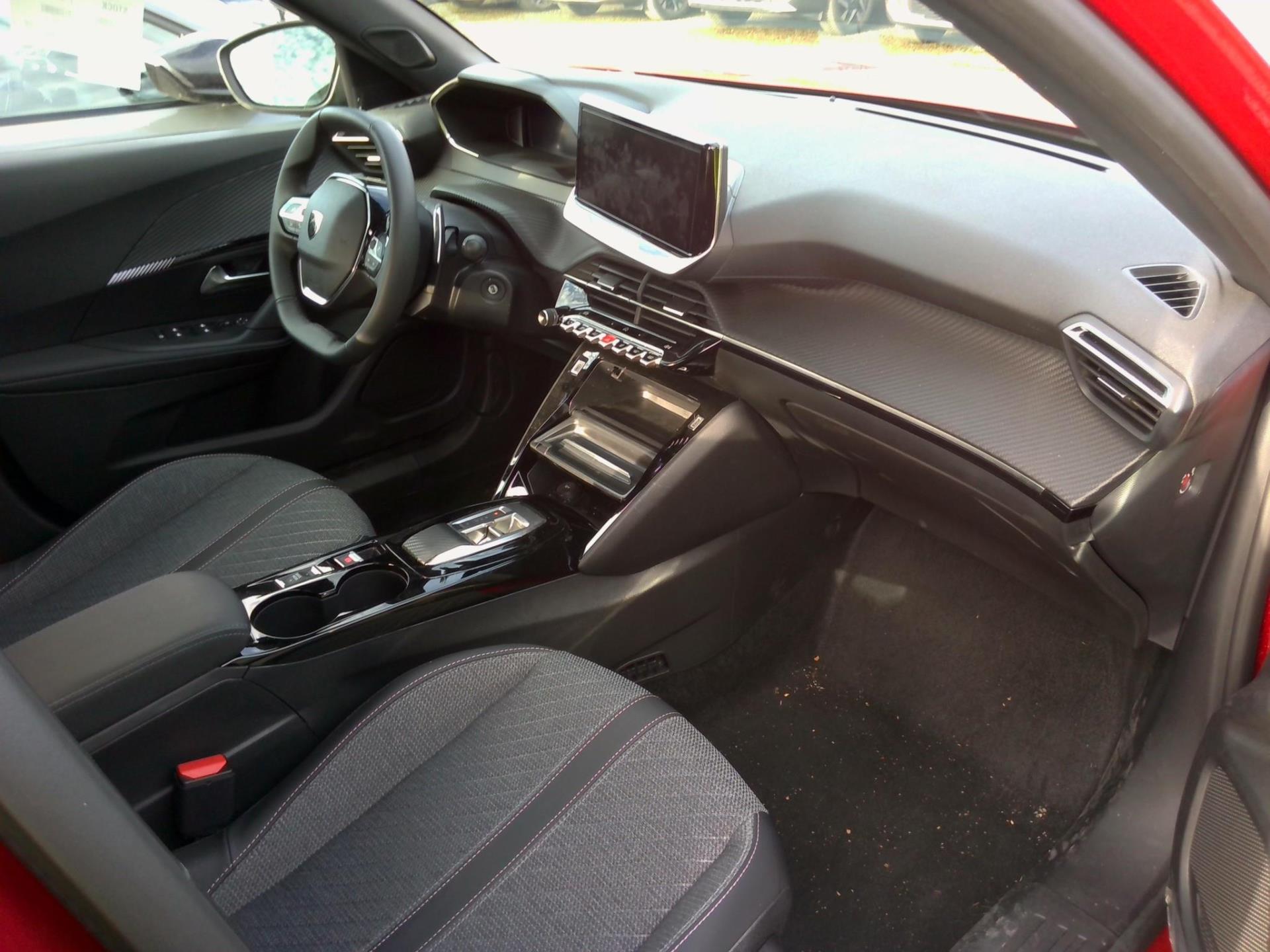 Peugeot 2008 Hybrid 136 e-DCS6 Allure 2024
