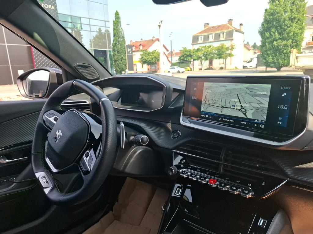 Peugeot 2008 PureTech 130 S&S EAT8 GT 2022