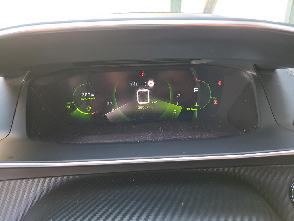 Peugeot 2008 BlueHDi 130 S&S EAT8 GT Pack 2021