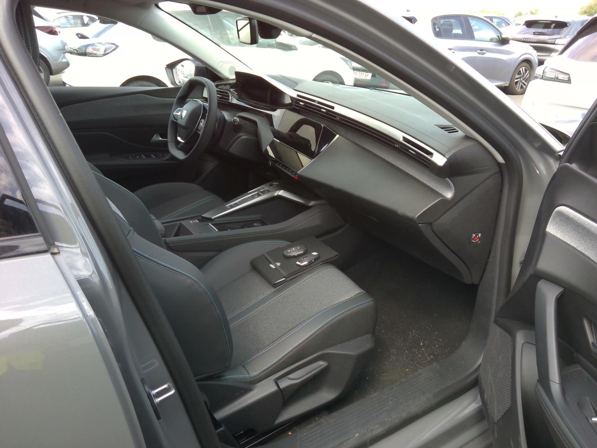 Peugeot 308 PHEV 180 e-EAT8 Allure 2024