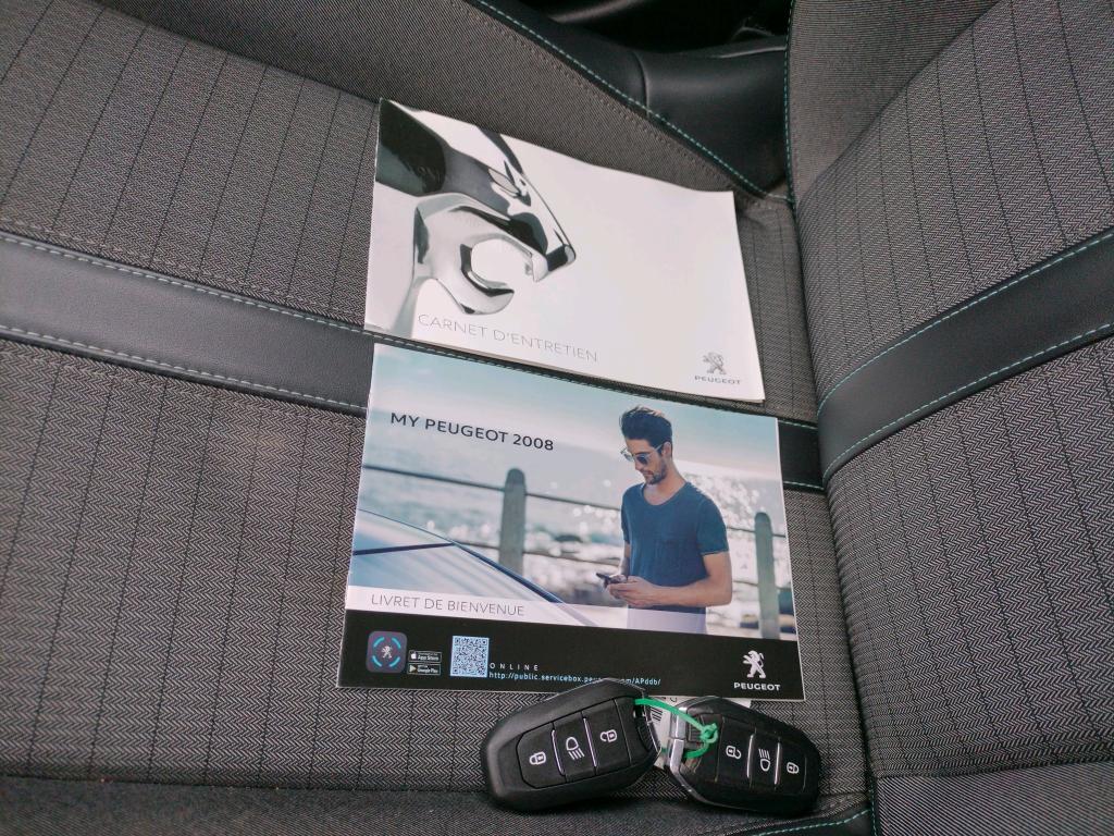 Peugeot 2008 BlueHDi 130 S&S EAT8 Allure 2021