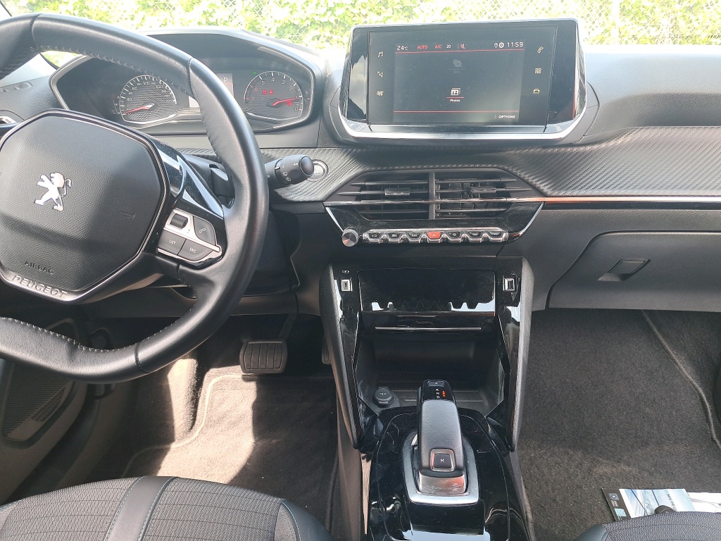 Peugeot 2008 PureTech 130 S&S EAT8 Allure 2021