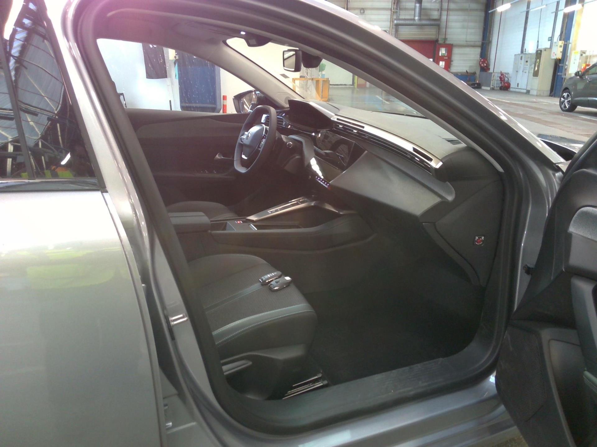 Peugeot 308 SW PHEV 180 e-EAT8 Allure 2024