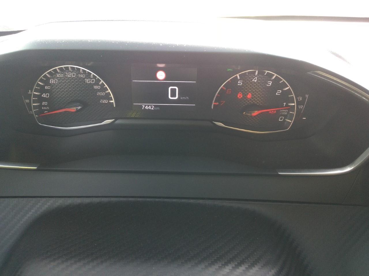 Foto Peugeot 208 5
