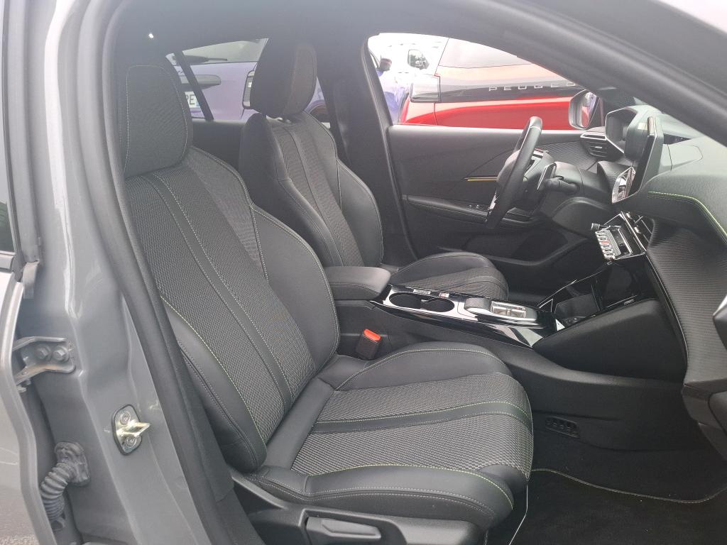 Peugeot 208 Hybrid 100 e-DCS6 GT 2025