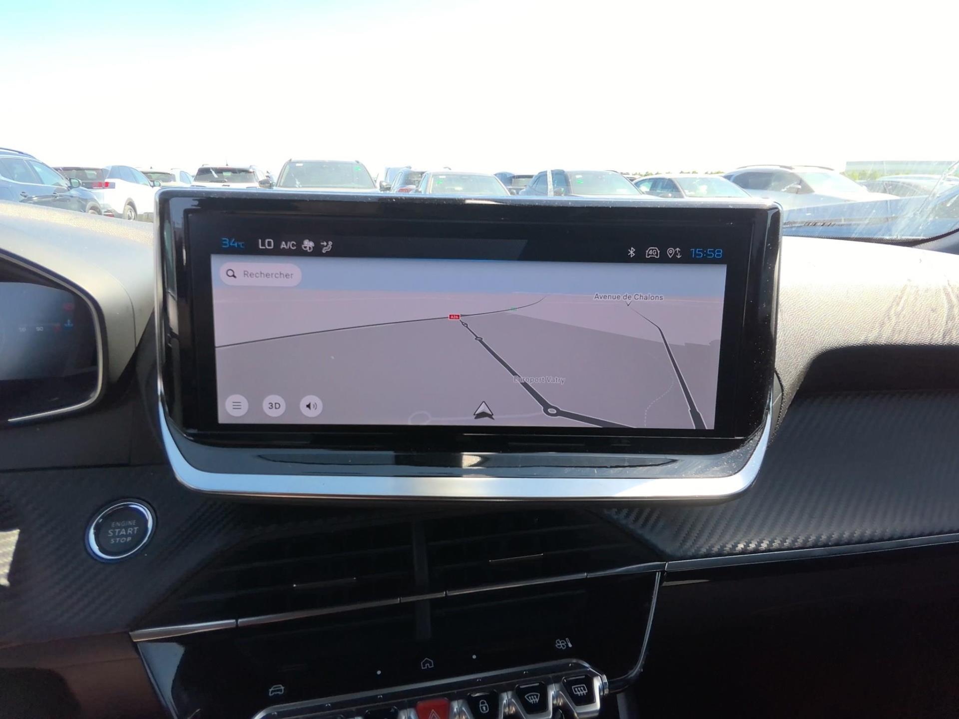 Peugeot 2008 Hybrid 136 e-DCS6 Allure 2025