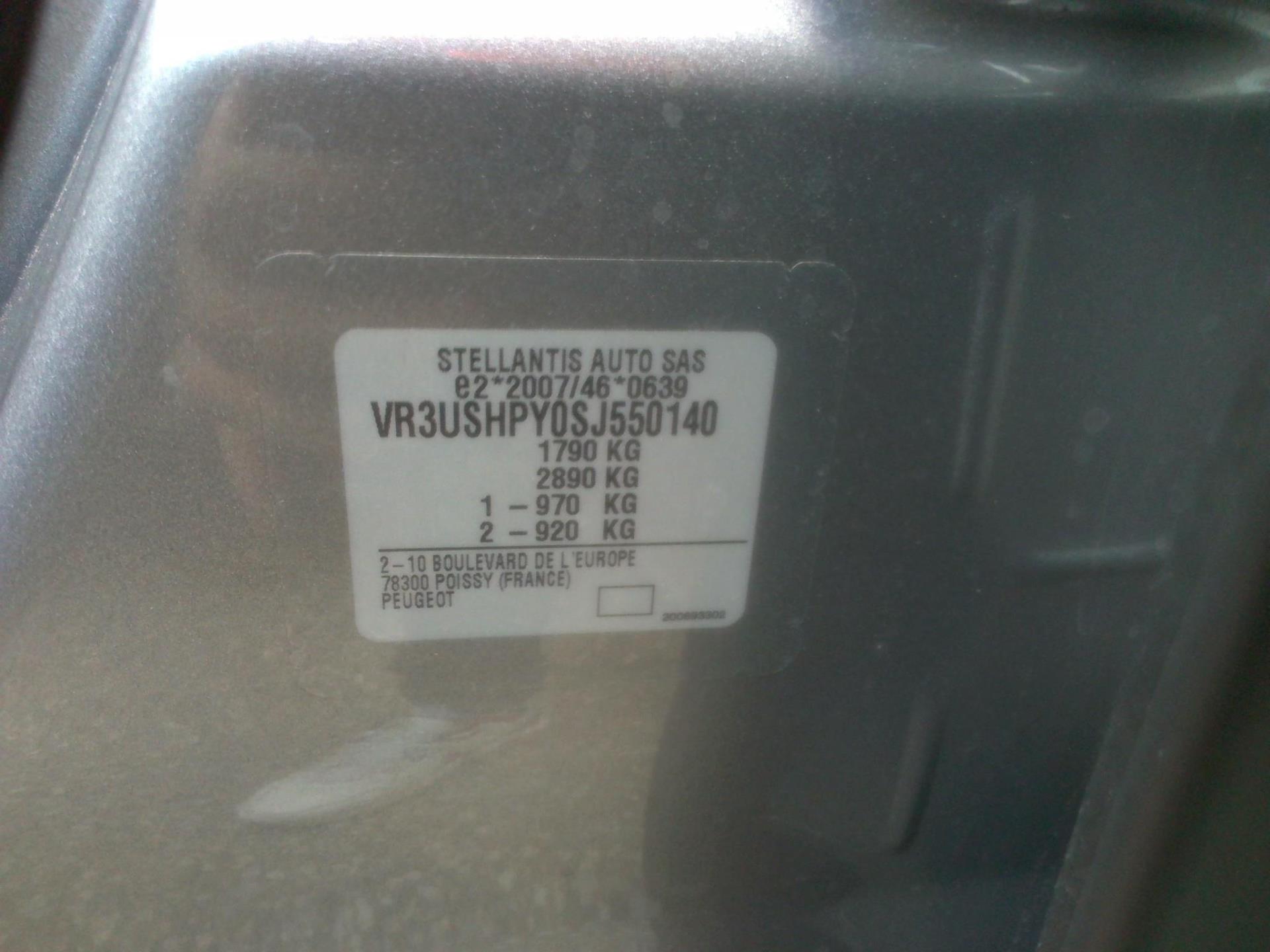 Peugeot 2008 Hybrid 136 e-DCS6 Style 2025