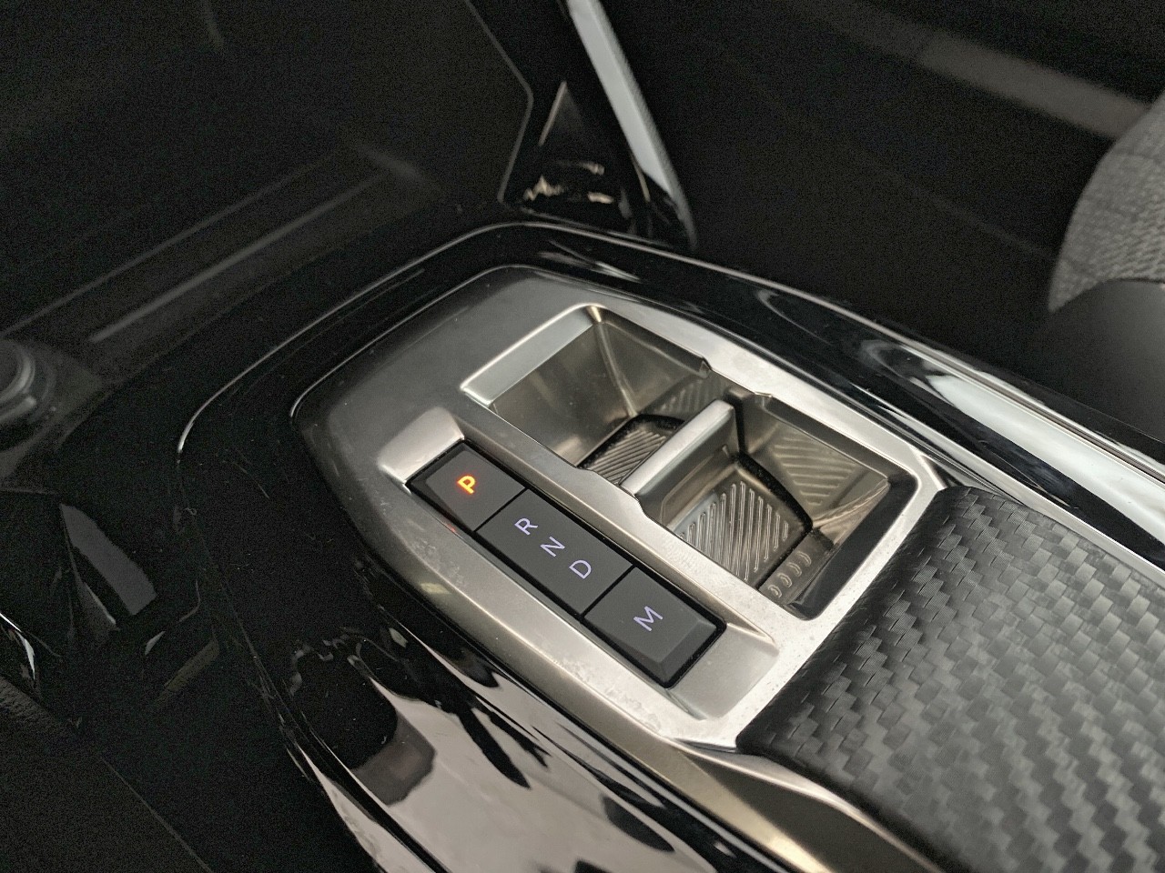 Peugeot 2008 PureTech 130 S&S EAT8 Allure 2024