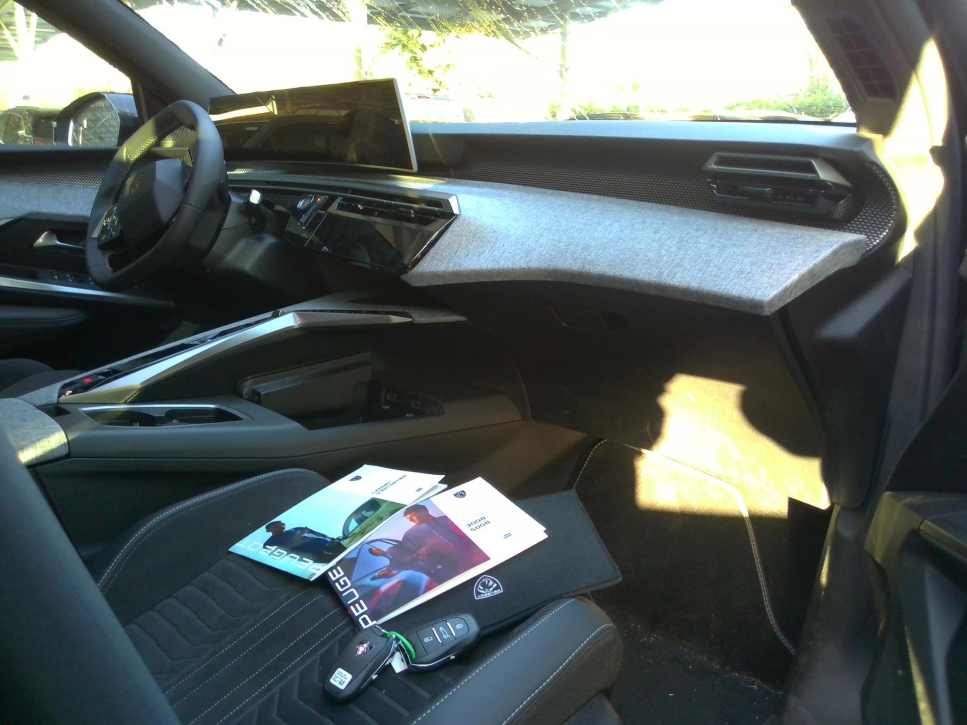 Peugeot 5008 Hybrid 145 ch e-DCS6 GT 2025