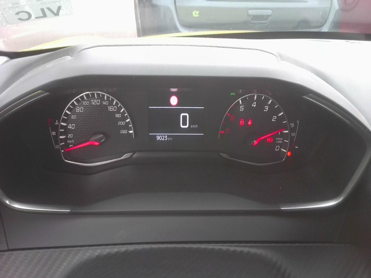 Foto Peugeot 208 5