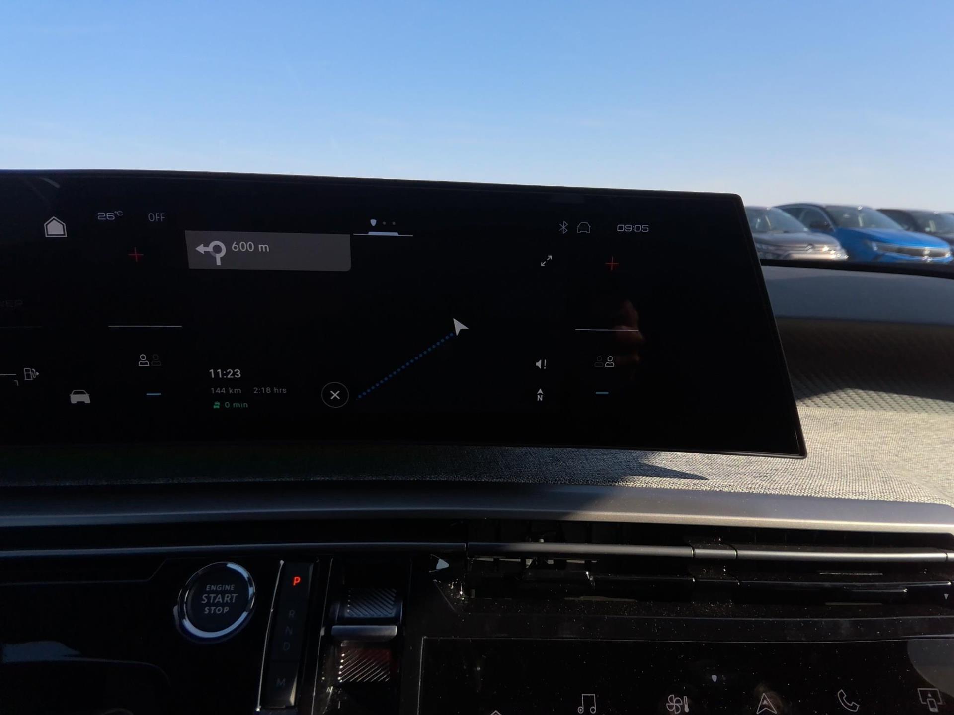 Peugeot 5008 Hybrid 136 e-DCS6 Allure 2025