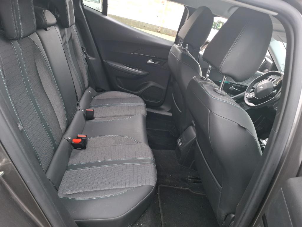 Peugeot 2008 PureTech 130 S&S EAT8 Allure Business 2021