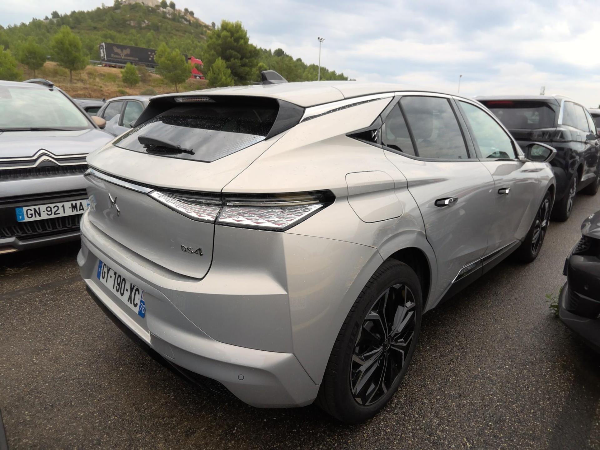 DS DS 4 BlueHDi 130 EAT8 Etoile - Alcantara 2024