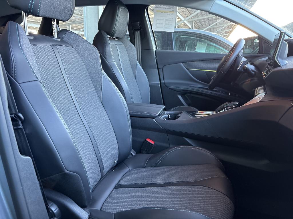 Peugeot 3008 Hybrid 225 e-EAT8 Active Pack 2022