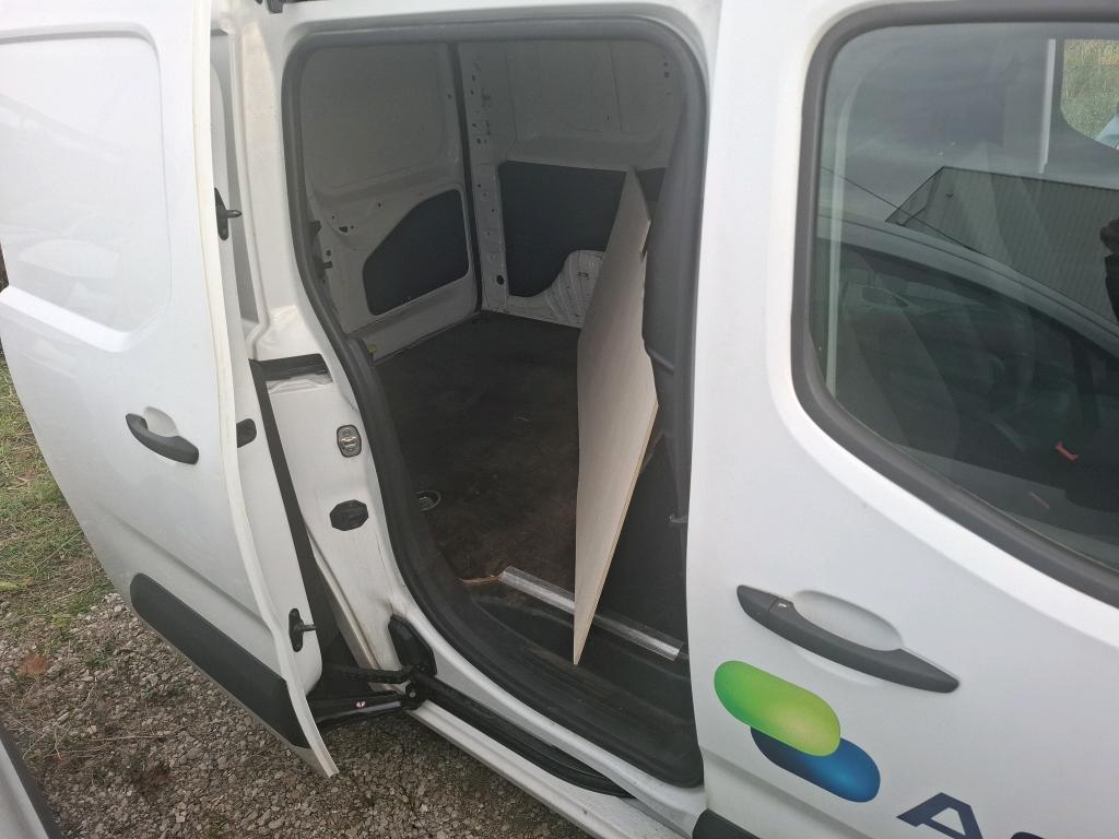 Peugeot PARTNER FOURGON STANDARD 650 KG BLUEHDI 100 S&S BVM5 PREMIUM 2020