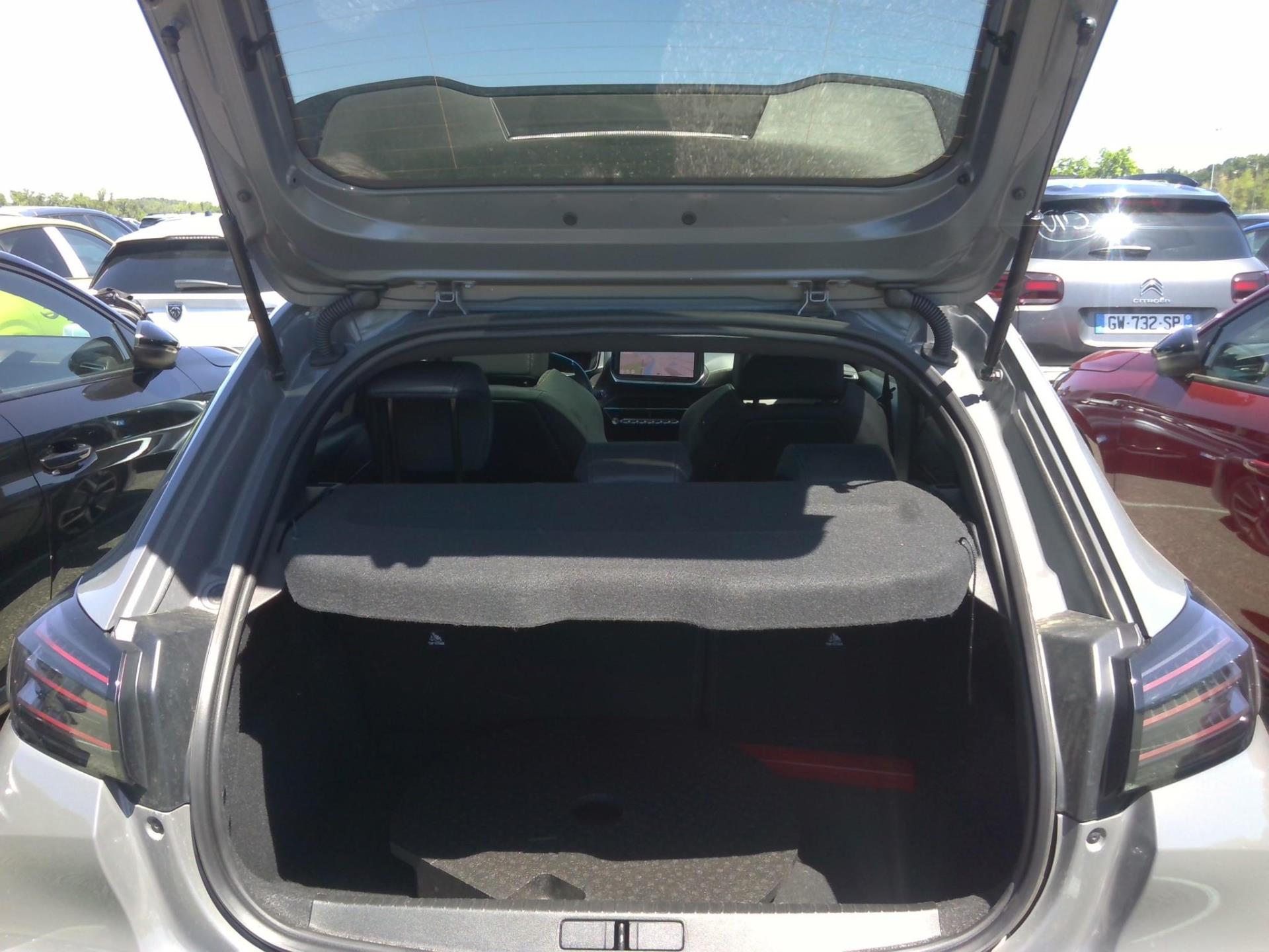 Peugeot 208 Hybrid 136 e-DCS6 GT 2024